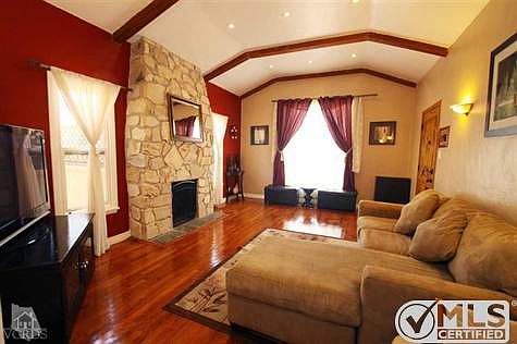 4th image of 4020 W 60th St