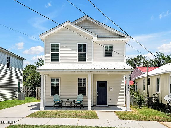 2nd image of 1011 Campbell Street