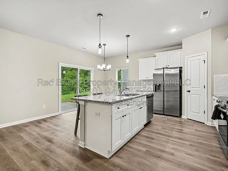 2132 Clapham Ct — Photo 11