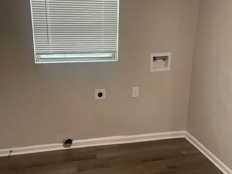 4511 Lansing Dr — Photo 8