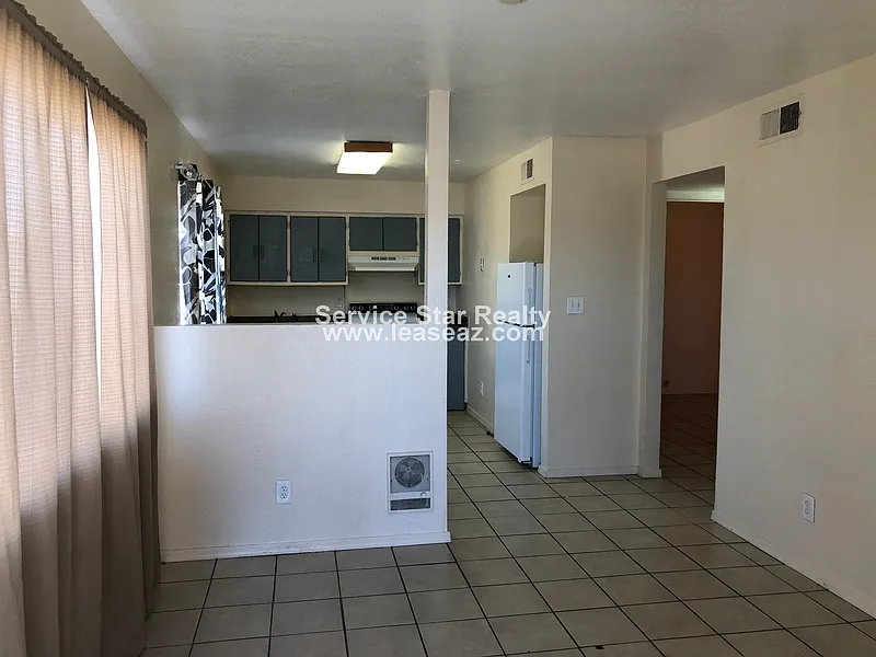 Building Photo - 2510 E Pueblo Ave #3