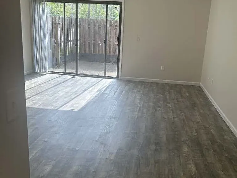 ESTATES ON MAIN — Photo 61