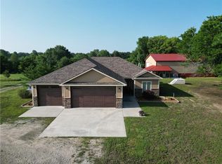 16 NW 565th Rd, Warrensburg, MO 64093