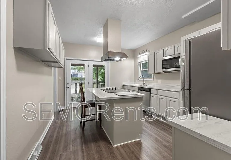 45 N Hanover St — Photo 1
