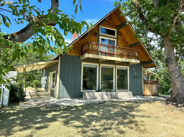 979 Evergreen Ridge Rd, Riddle, OR 97469