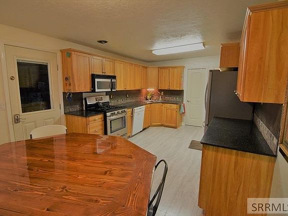 5th image of 2225 Logan Dr