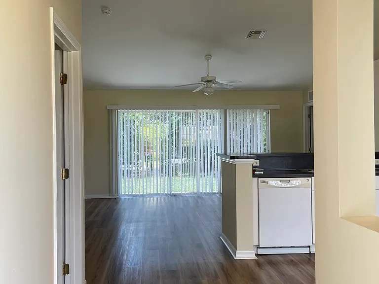 1808 SW 2nd Pl — Photo 6