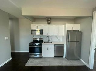 382 E 197th St #521, Bronx, NY 10458