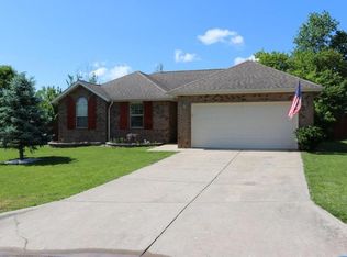 809 S Brookwood Ct, Nixa, MO 65714