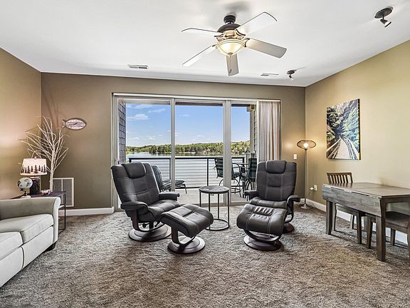 3rd image of 680 E Hiawatha Dr #418