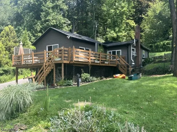 74 Lakeside Dr, Liberty Twp., NJ 07823
