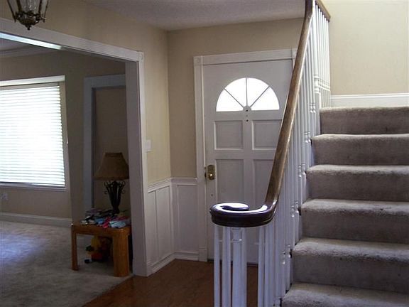3rd image of 1802 Newport Ct
