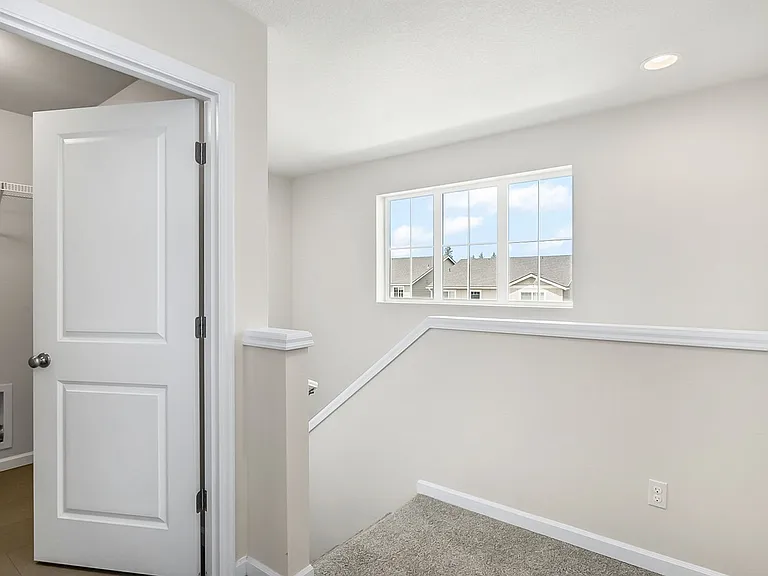 20519 SE Cameron Ave — Photo 8