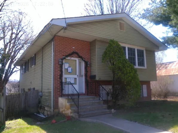 89 W Warren St, Washington, NJ 07882