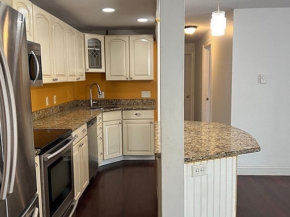5th image of 18 Fountain Ln APT 5