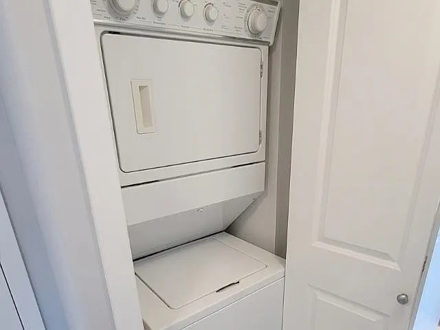8460 Granville Ave #410 — Photo 8