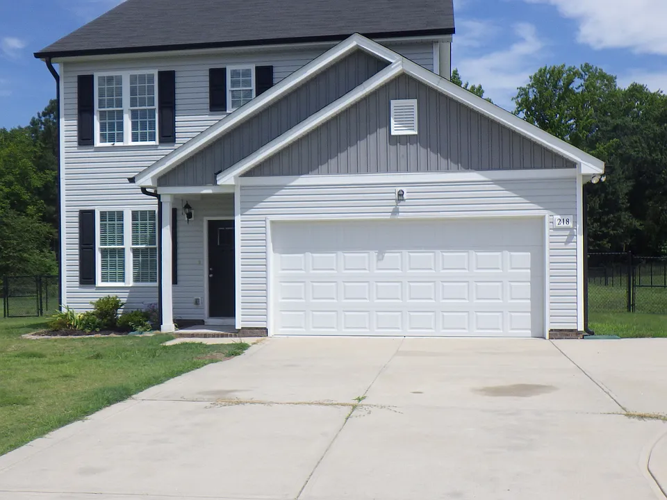 218 Day Lily St