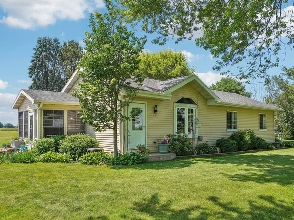 16901 W Holt Rd, Brooklyn, WI 53521