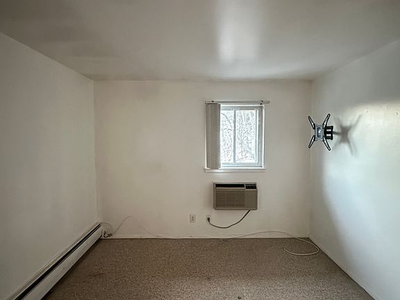 5th image of 109 Midland Ave #1B