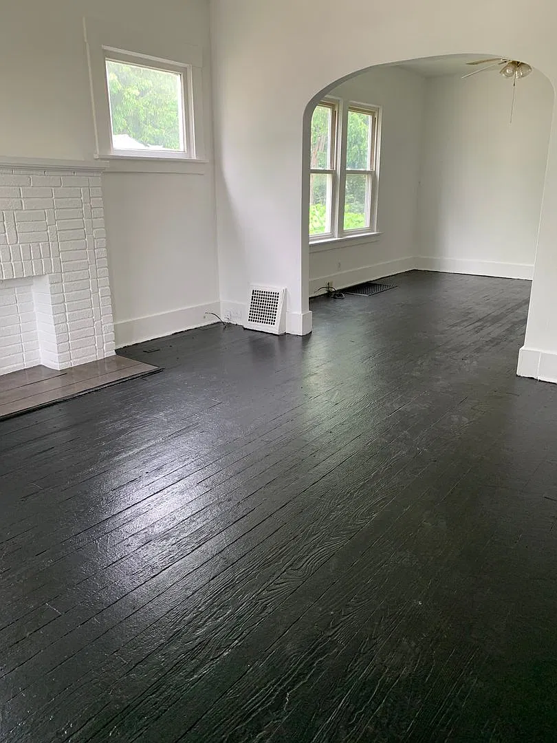 Two Bedroom Duplex — Photo 2