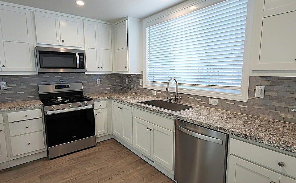 1st image of 4901 Green River Rd #322