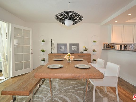 3rd image of 2603 Voorhees Ave Frnt #
