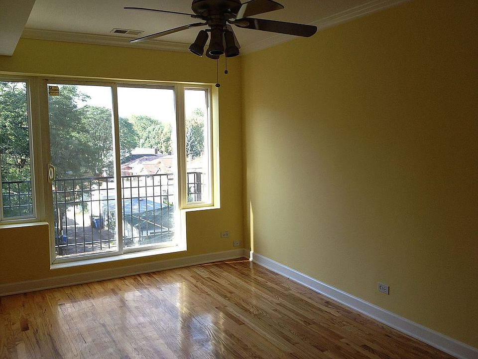 2nd image of 4604 N Monticello Ave APT 3w
