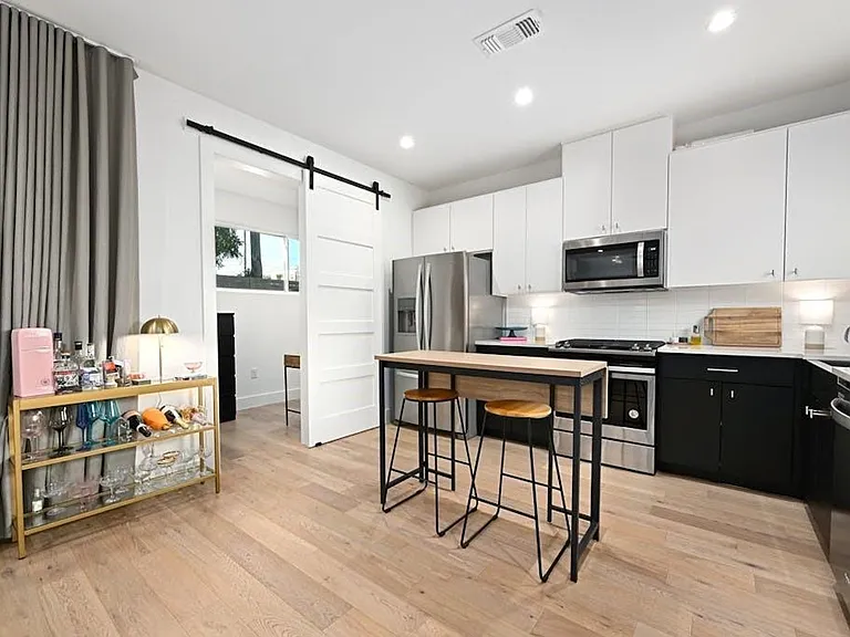 5212 Huisache St #1 — Photo 8