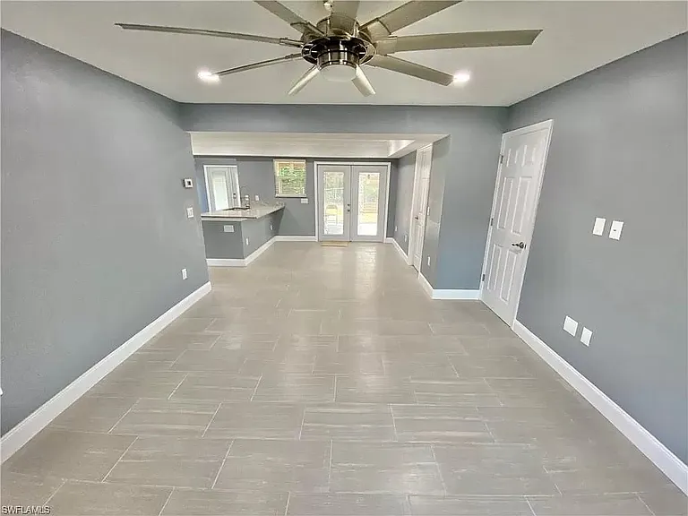 8096 Harrisburg Dr — Photo 15