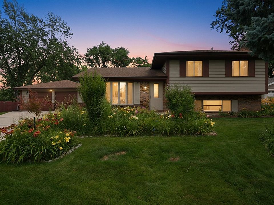 1st image of 127 Barrett Ln