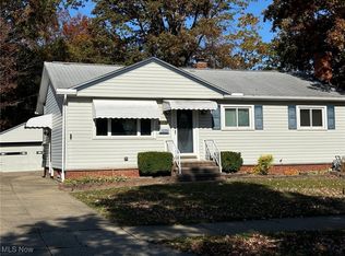 30013 Vineyard Rd, Eastlake, OH 44095