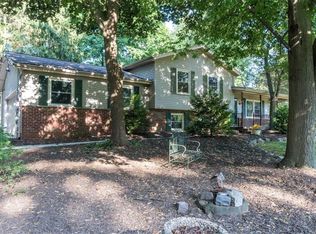 8383 Fairlane Dr, Macedonia, OH
