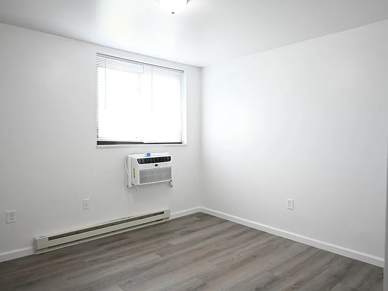 140 Washington St — Photo 13