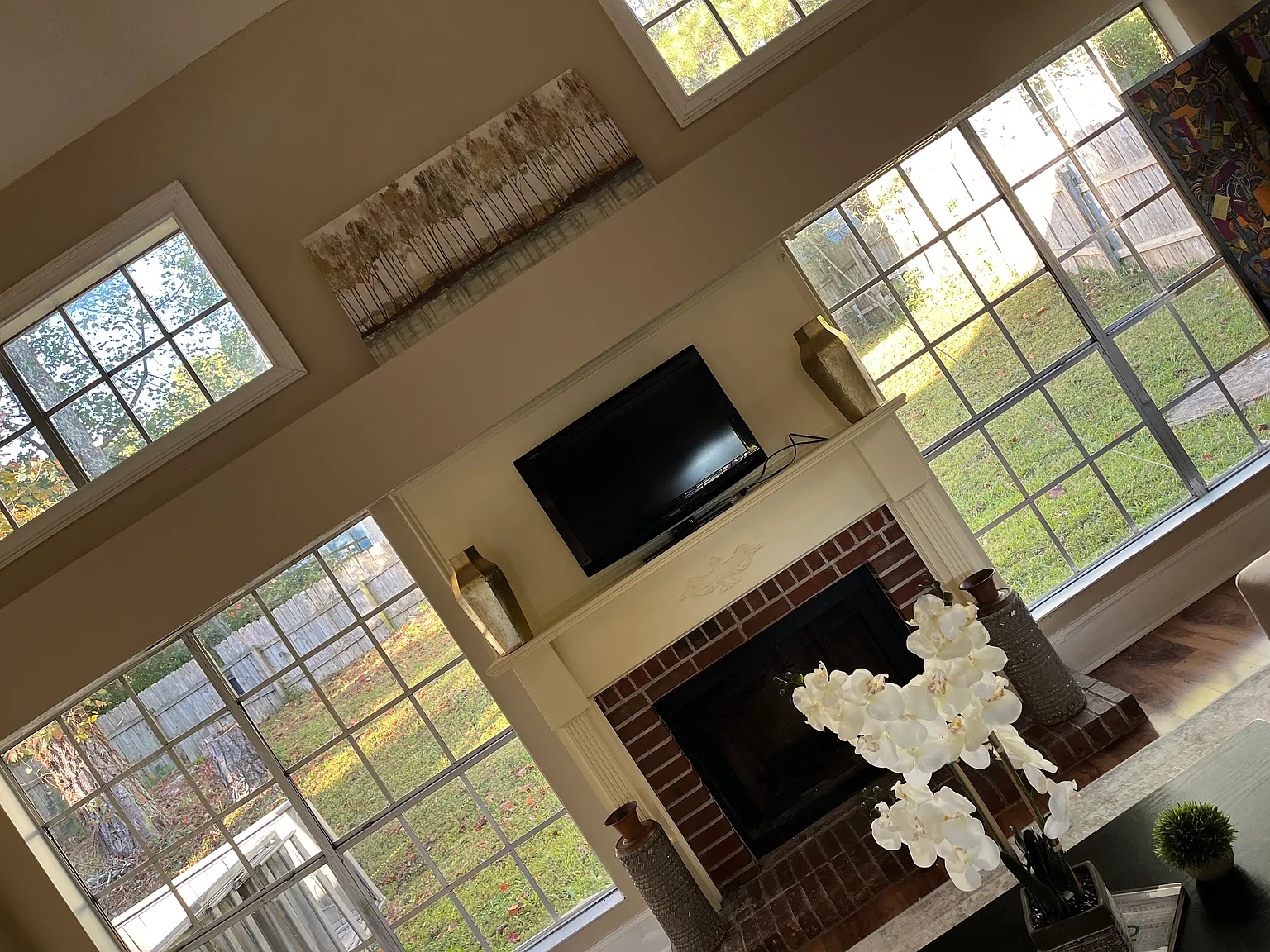 4 bed, 3.5 bath, 2214 sqft, $2,700 — Photo 2