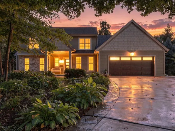 4949 Lake DRIVE, West Bend, WI 53095