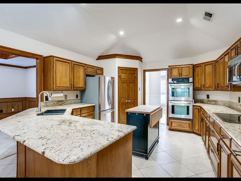 7921 Kendra Ln — Photo 5