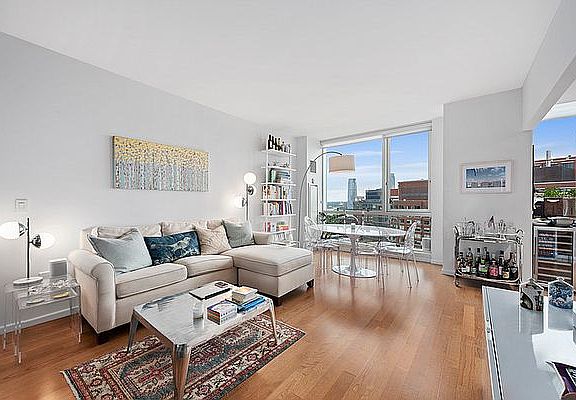 3rd image of 200 Chambers St APT 25B