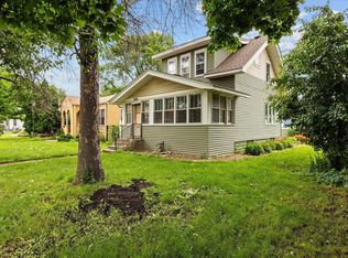 1350 Snelling Ave N, Saint Paul, MN 55108