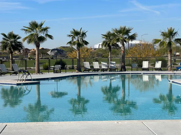 8904 W Solano Dr, Glendale, AZ 85305