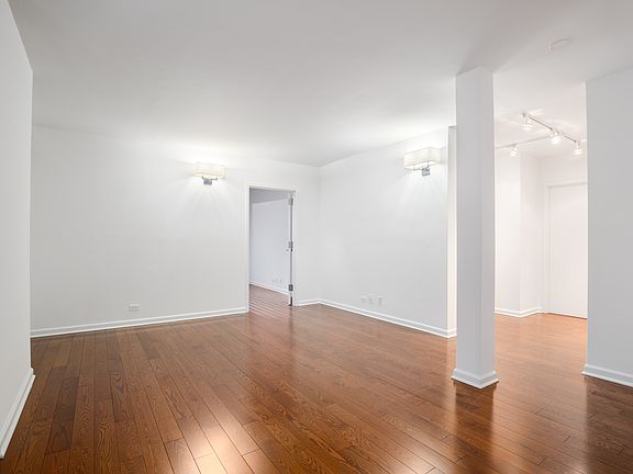 4th image of 300 E 46th St APT 20B
