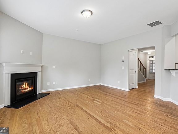 3rd image of 1208 Foxcroft Ln