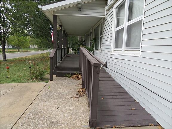 2nd image of 1120 E Peoria St