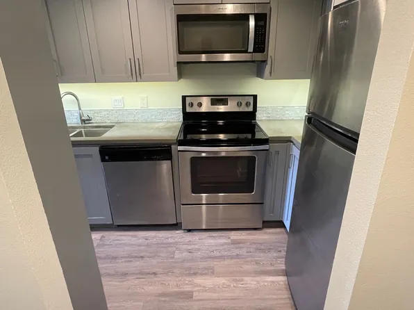 69130 Gerald Ford Dr APT 4, Cathedral City, CA 92234