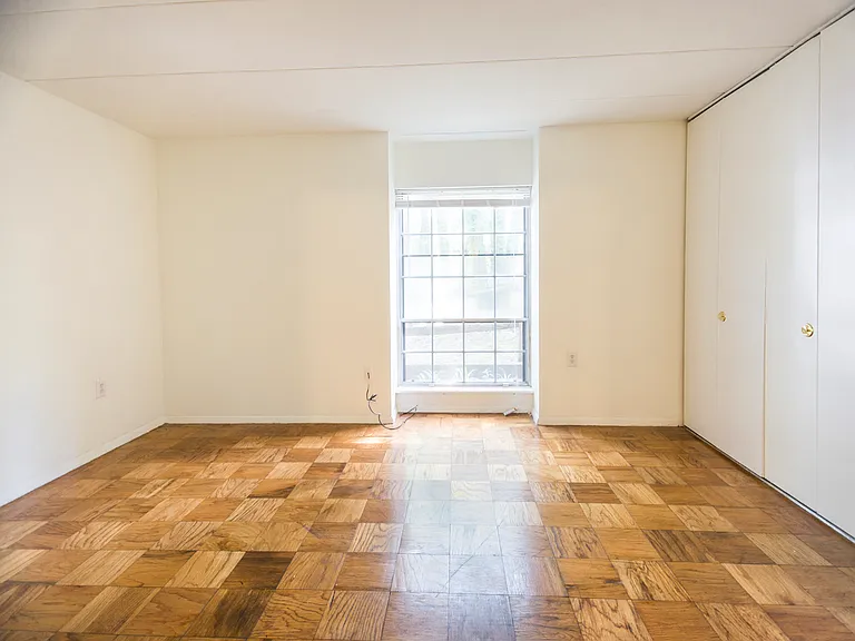 Oxford Hill Apartments — Photo 15