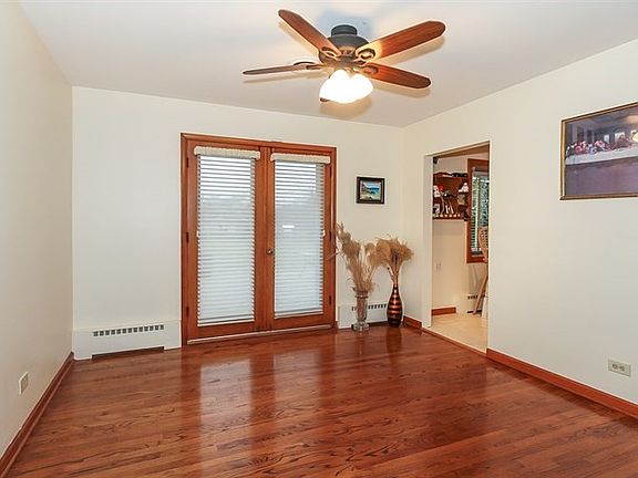 4th image of 17 Wildwood Dr S