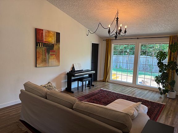 Tastefully, understated decorated living space