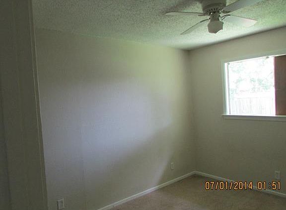 4th image of 803 Royal Ln APT A