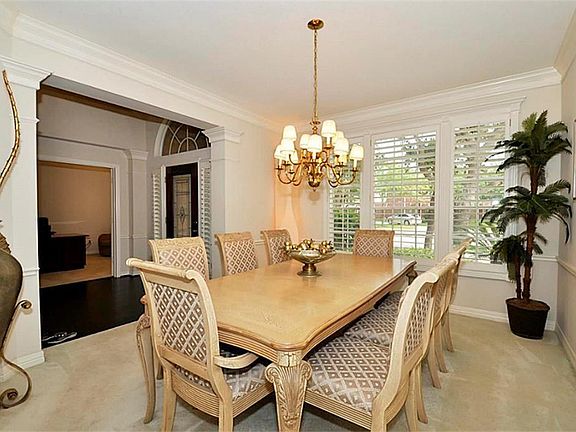 3rd image of 1402 Meadow Hill Dr