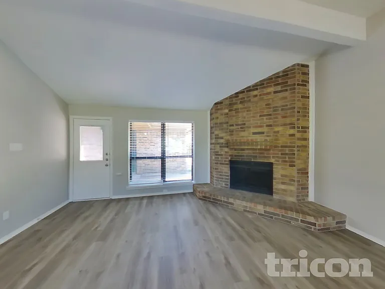 708 Wedgegate Dr — Photo 4