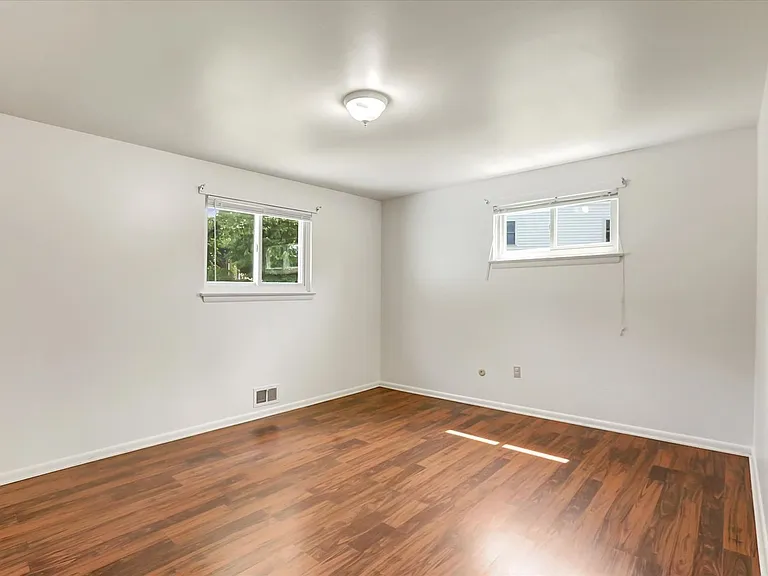 15 Stephen Rd — Photo 18